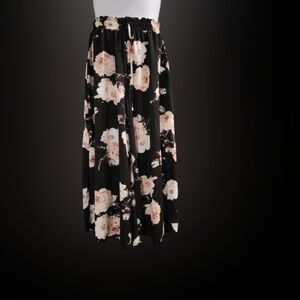 Skants (skirt/pa ts) Shein 2XL Black/pink floral very fluid movement
